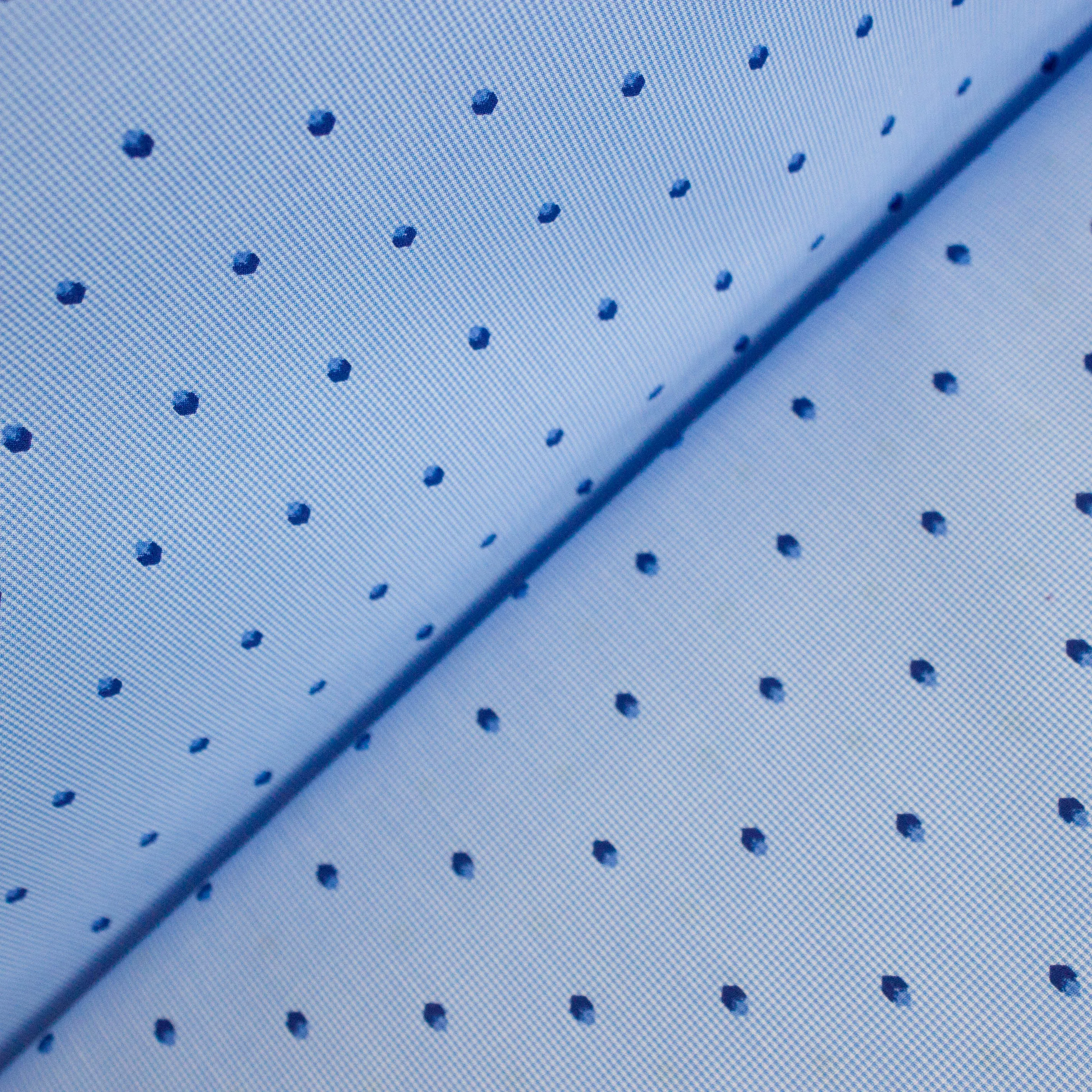 katoen blauw met donker blauwe bollen
